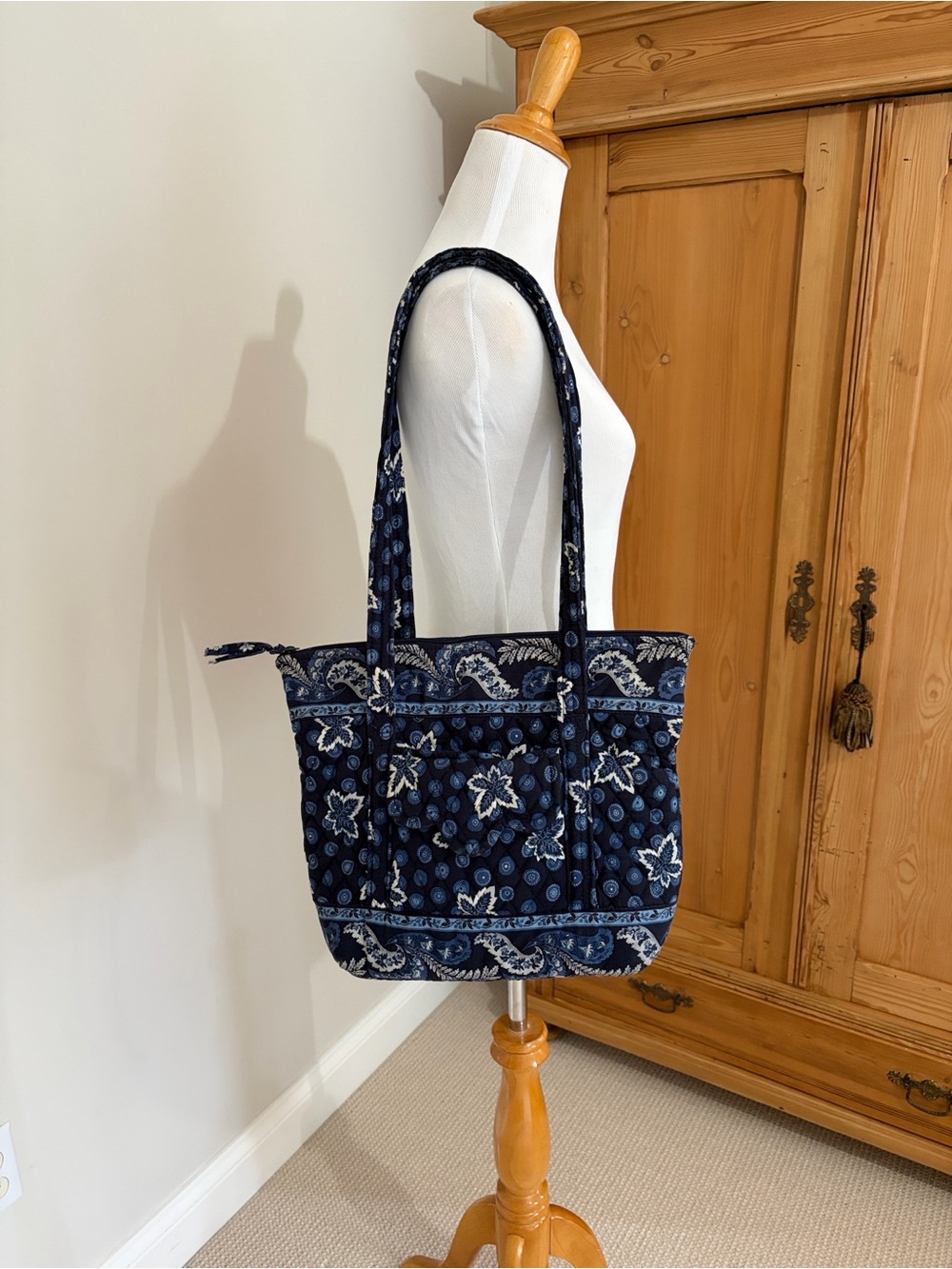 Retired Vera Bradley Quilted Navy Leaf and Coin Motif Zippered Small Tote/Purse